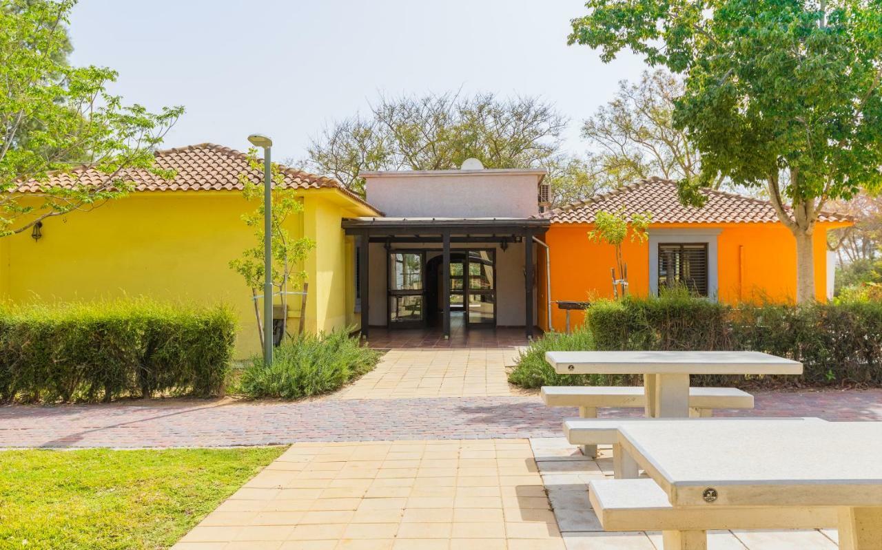 Gevulot Gvulot - Kibbutz Experienceヴィラ エクステリア 写真